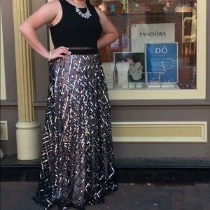 Say yes to the Prom sequin grid popover Gown sz 15